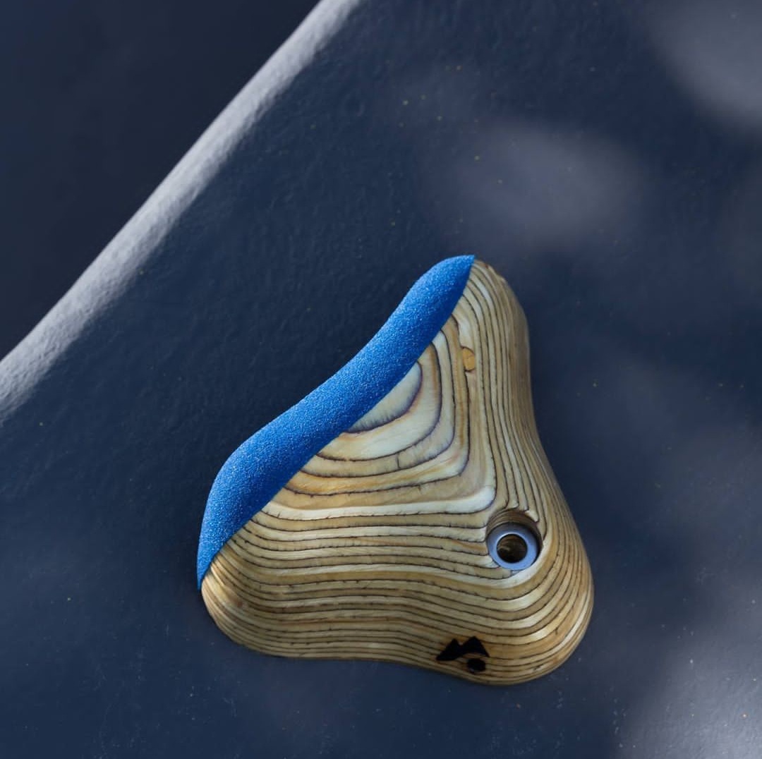 prise fait main bleu