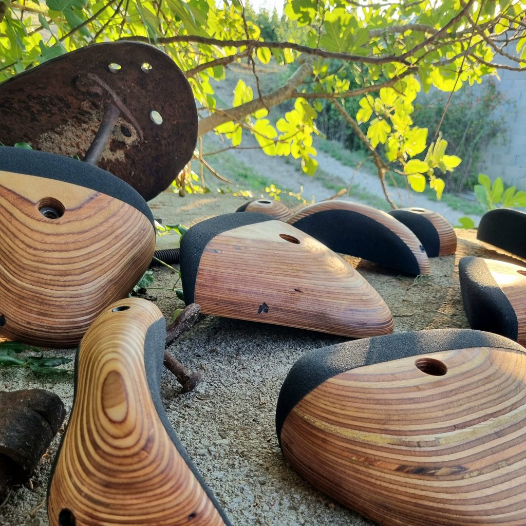 vue de profil des prises de couleurs noir
